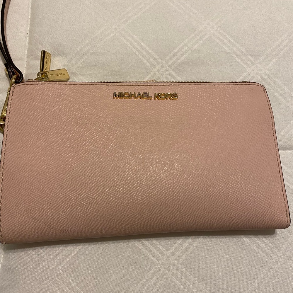 Michael Kors Pink Wallet - Picture 1 of 3
